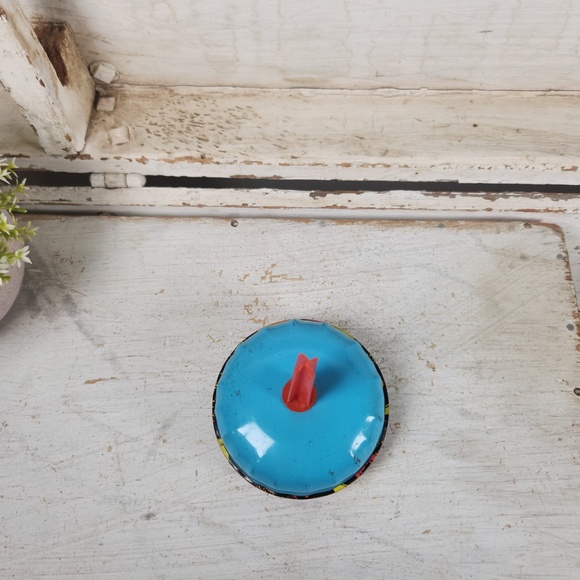 VTG 1950s New Year's Eve Party Noise Maker, Metal Tin Party Rattle Toy - Picture 6 of 9